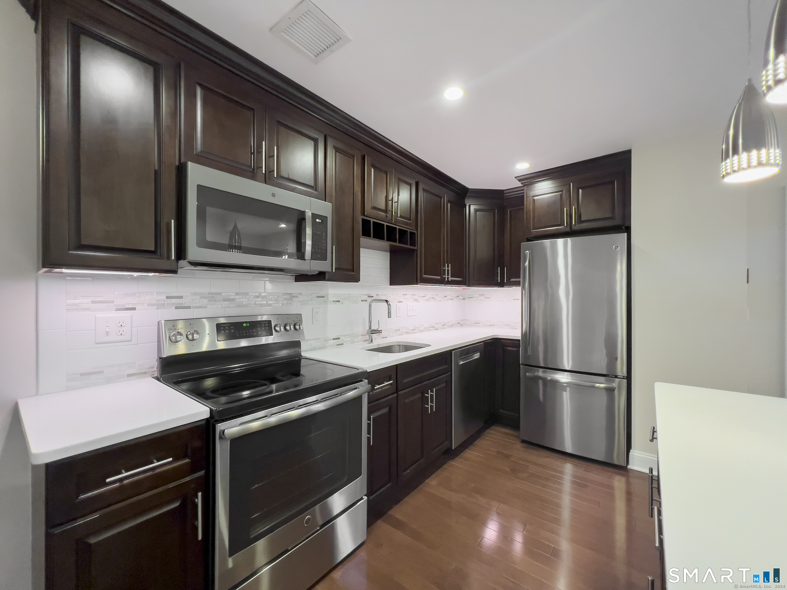 11 South Main Street West Hartford CT 06107