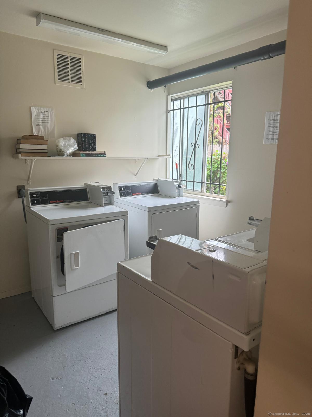 25 Saint Stephen Street Bridgeport CT 06610