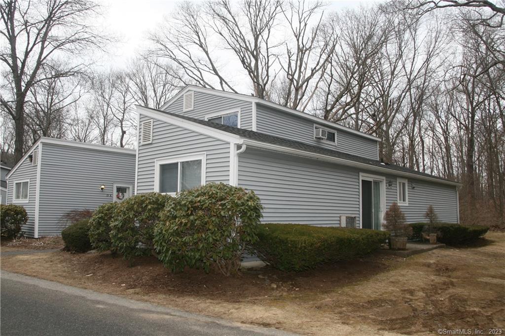 15 Kent Court Ashford CT 06278