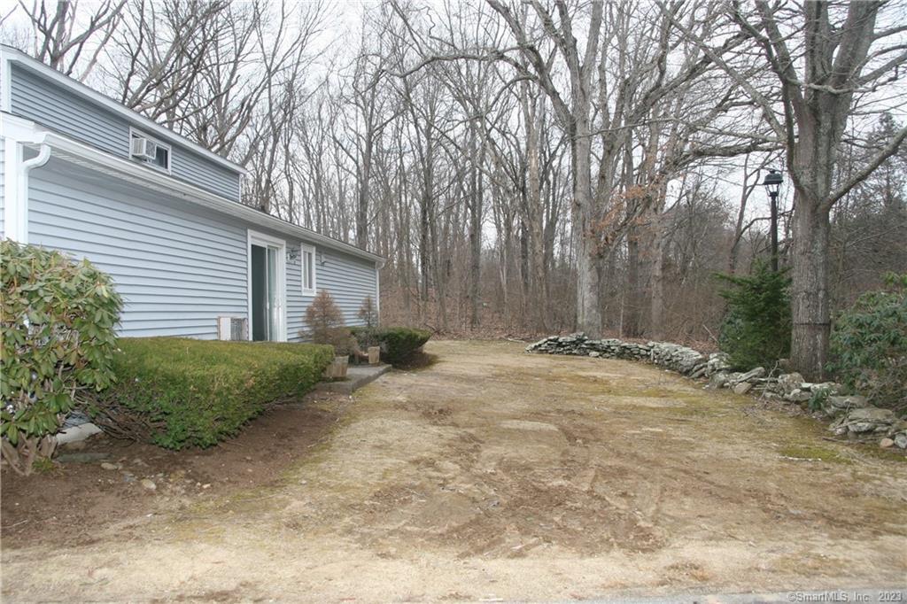 15 Kent Court Ashford CT 06278