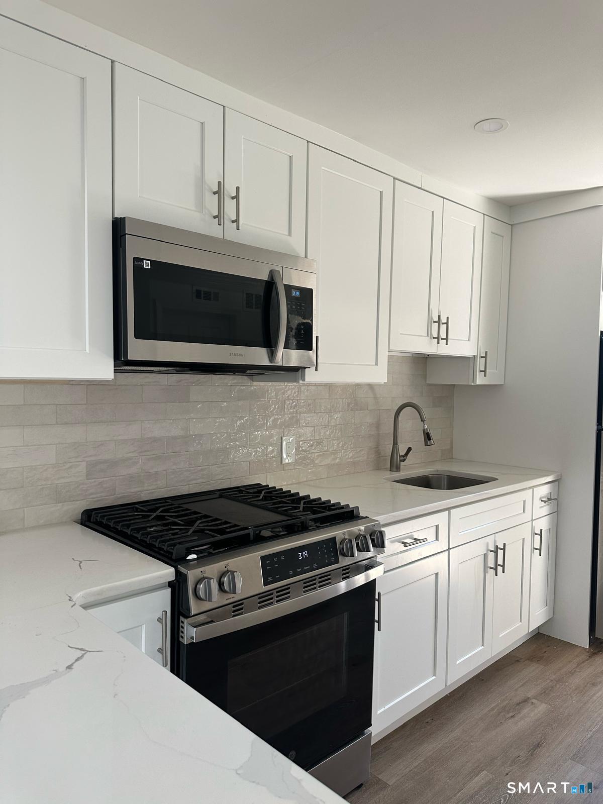 199 Dupont Place Bridgeport CT 06610