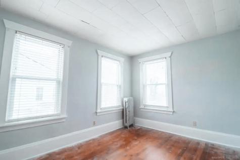 62 Montauk Avenue New London CT 06320