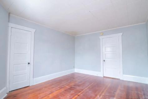 62 Montauk Avenue New London CT 06320