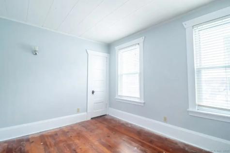 62 Montauk Avenue New London CT 06320