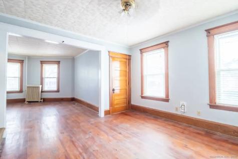 62 Montauk Avenue New London CT 06320