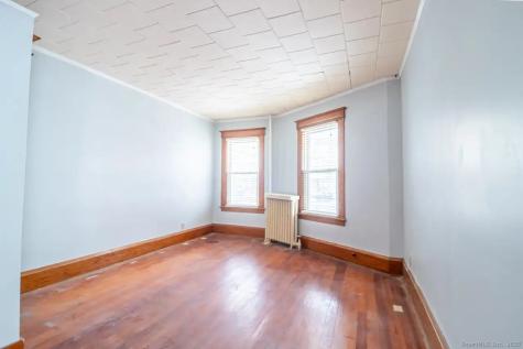 62 Montauk Avenue New London CT 06320