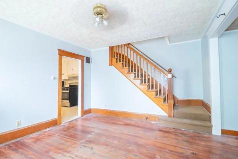 62 Montauk Avenue New London CT 06320