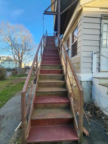 62 Montauk Avenue New London CT 06320