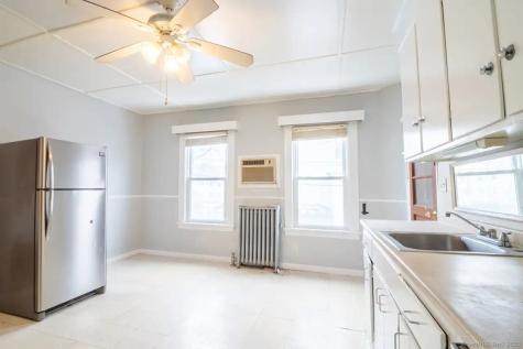 62 Montauk Avenue New London CT 06320