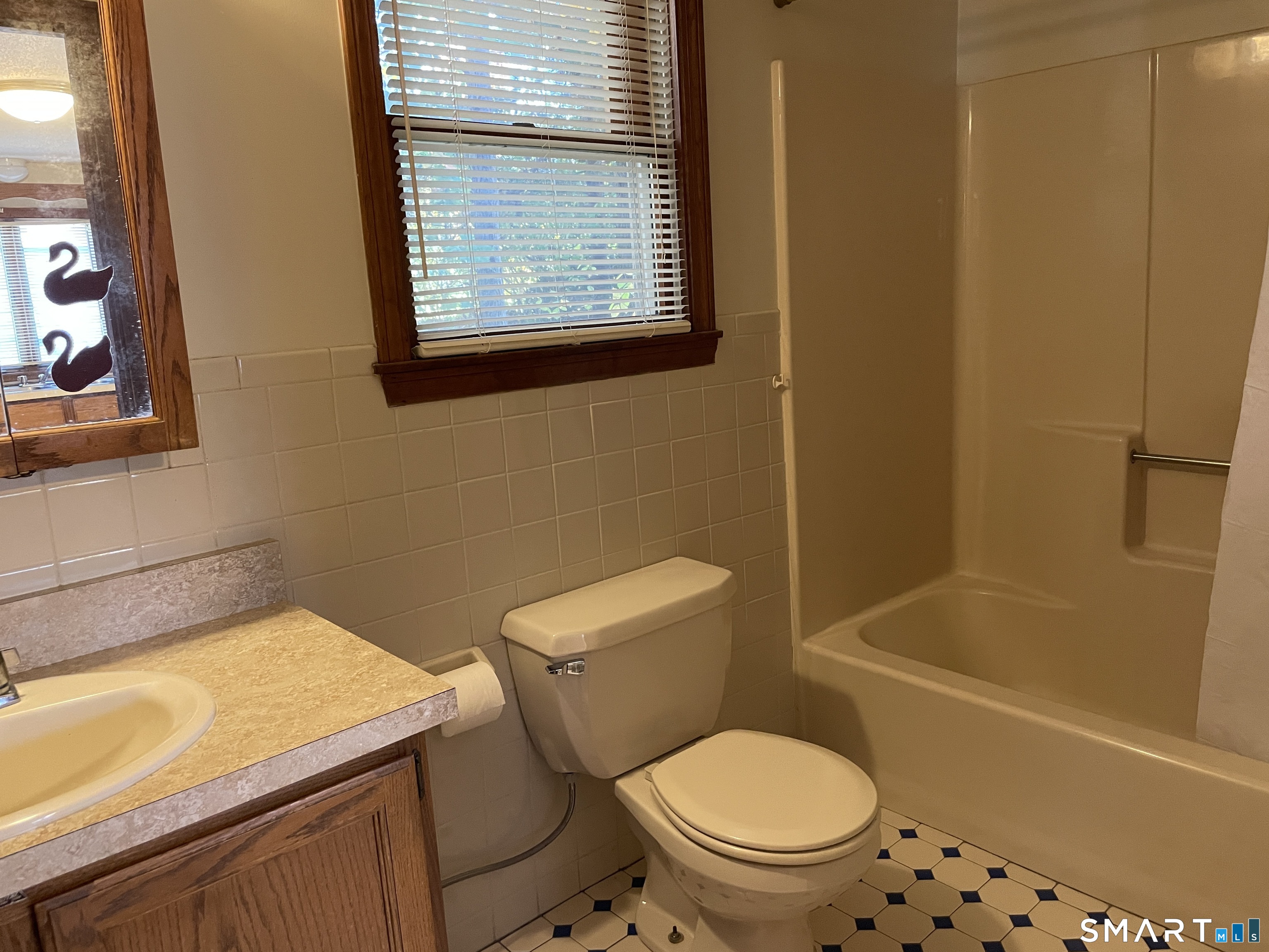 15 Circle Street Bristol CT 06010