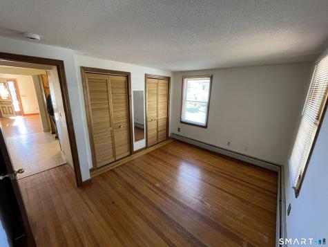 15 Circle Street Bristol CT 06010