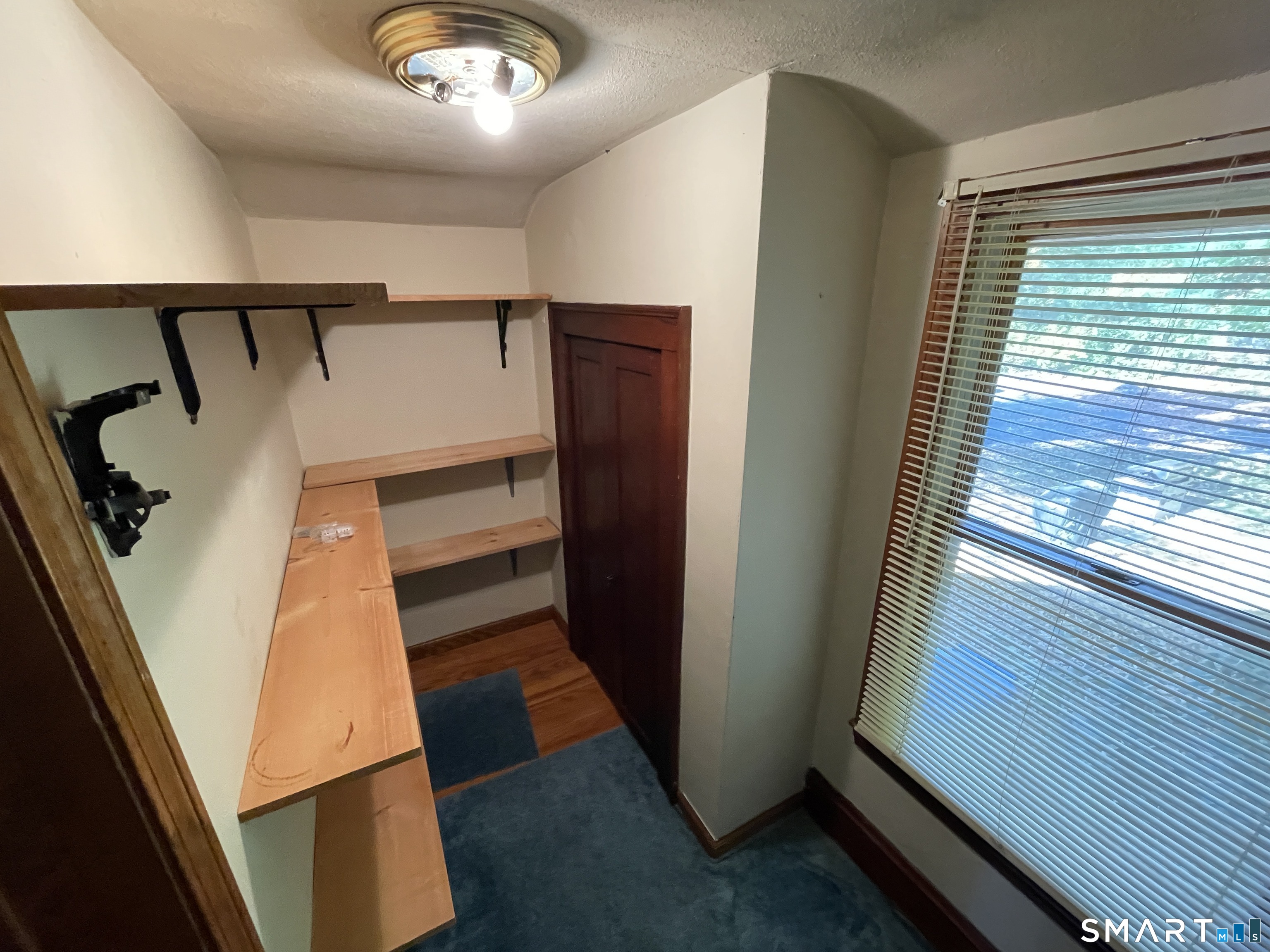 15 Circle Street Bristol CT 06010