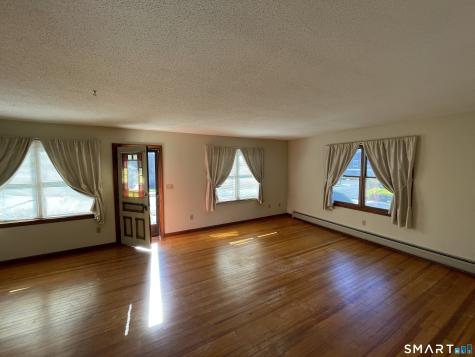 15 Circle Street Bristol CT 06010