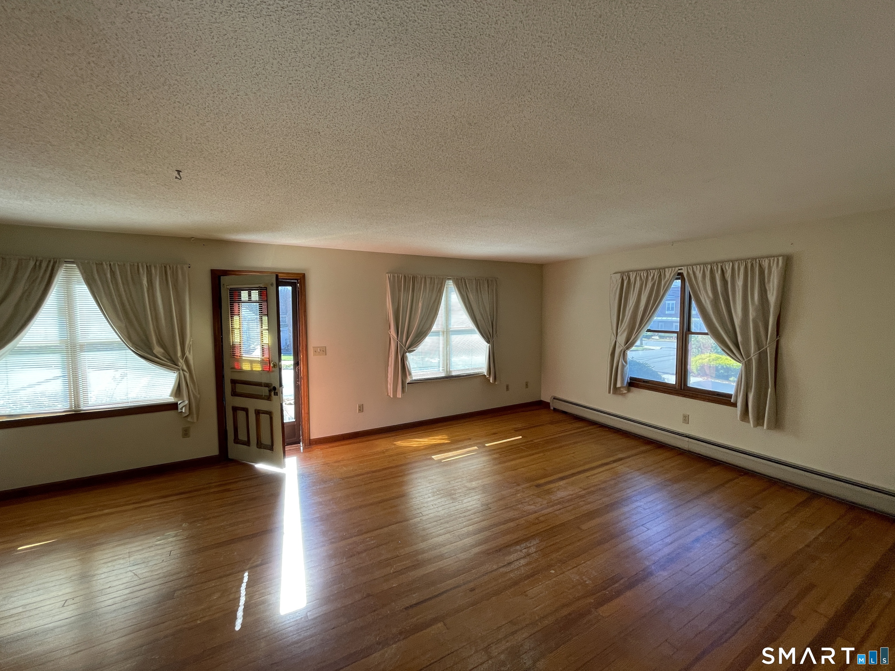 15 Circle Street Bristol CT 06010