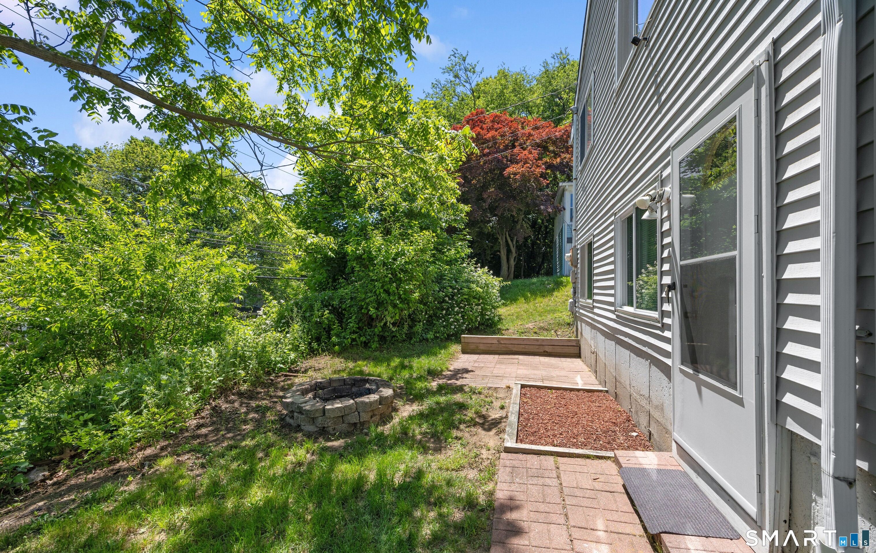 2743 East Main Street Waterbury CT 06705