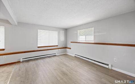 2743 East Main Street Waterbury CT 06705