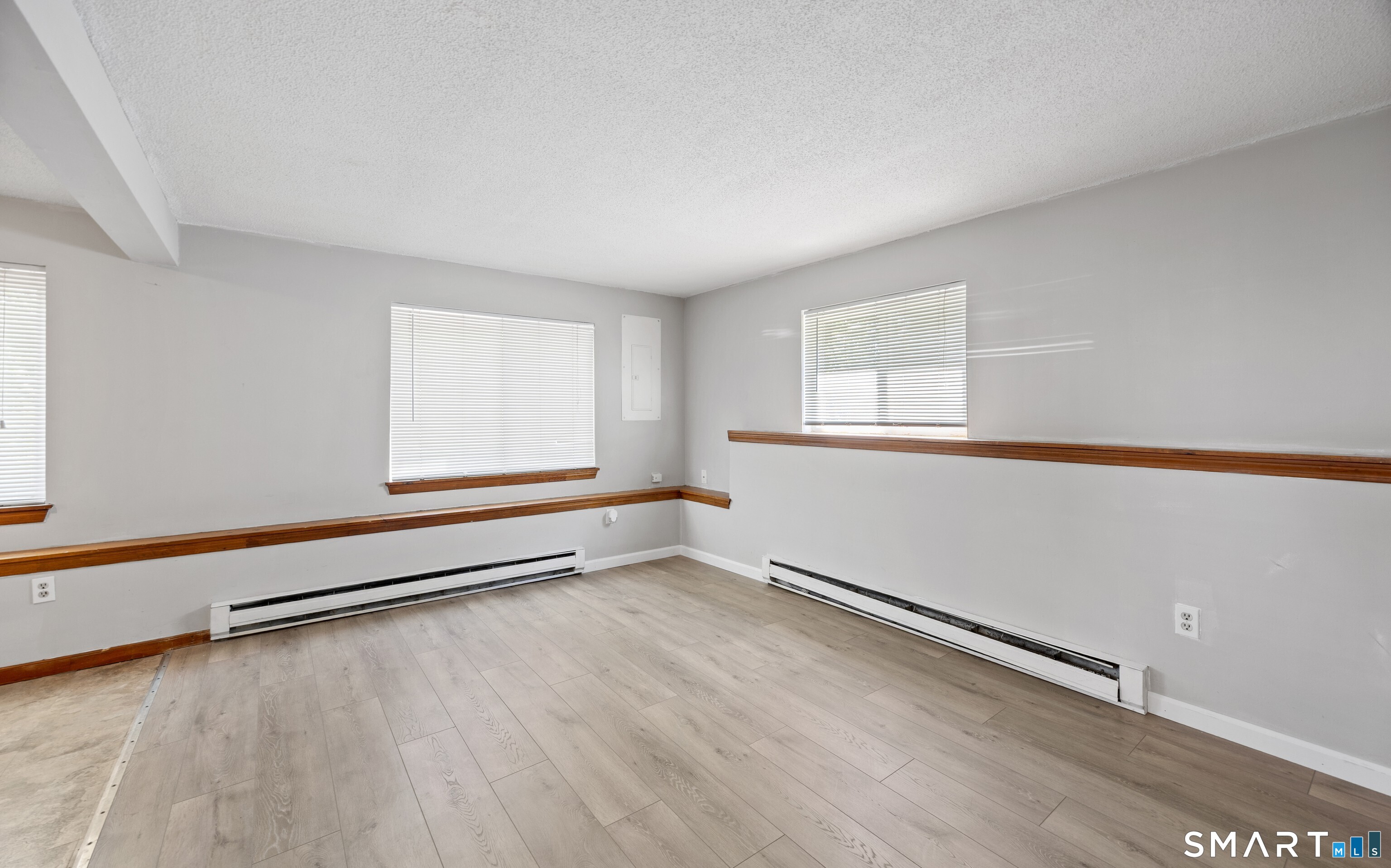 2743 East Main Street Waterbury CT 06705