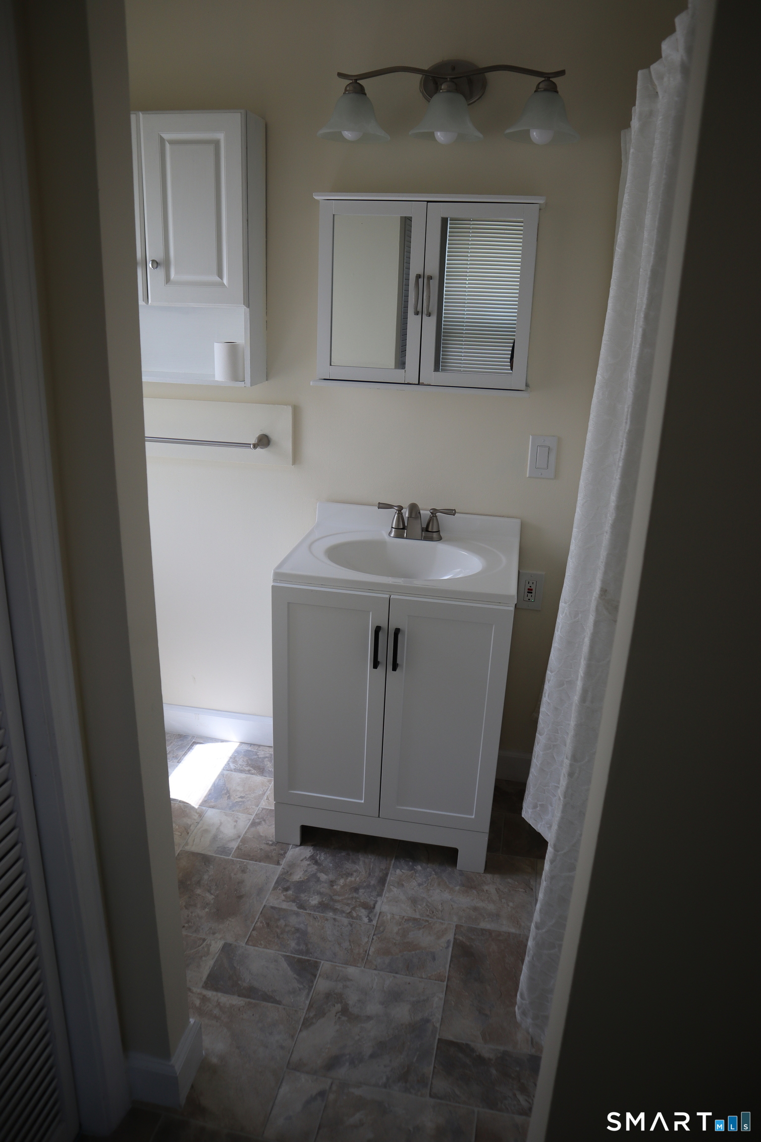 61-63 Central Avenue East Hartford CT 06108