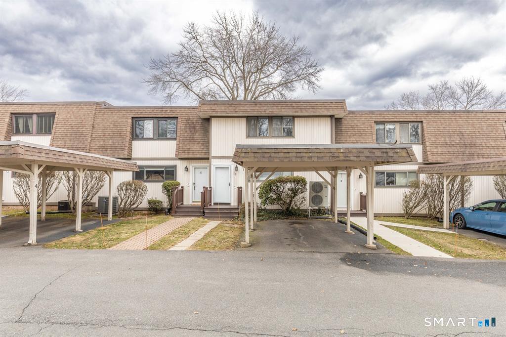 3 Pebblestone Circle Suffield CT 06078