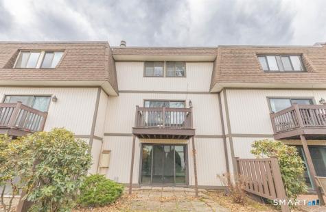 3 Pebblestone Circle Suffield CT 06078