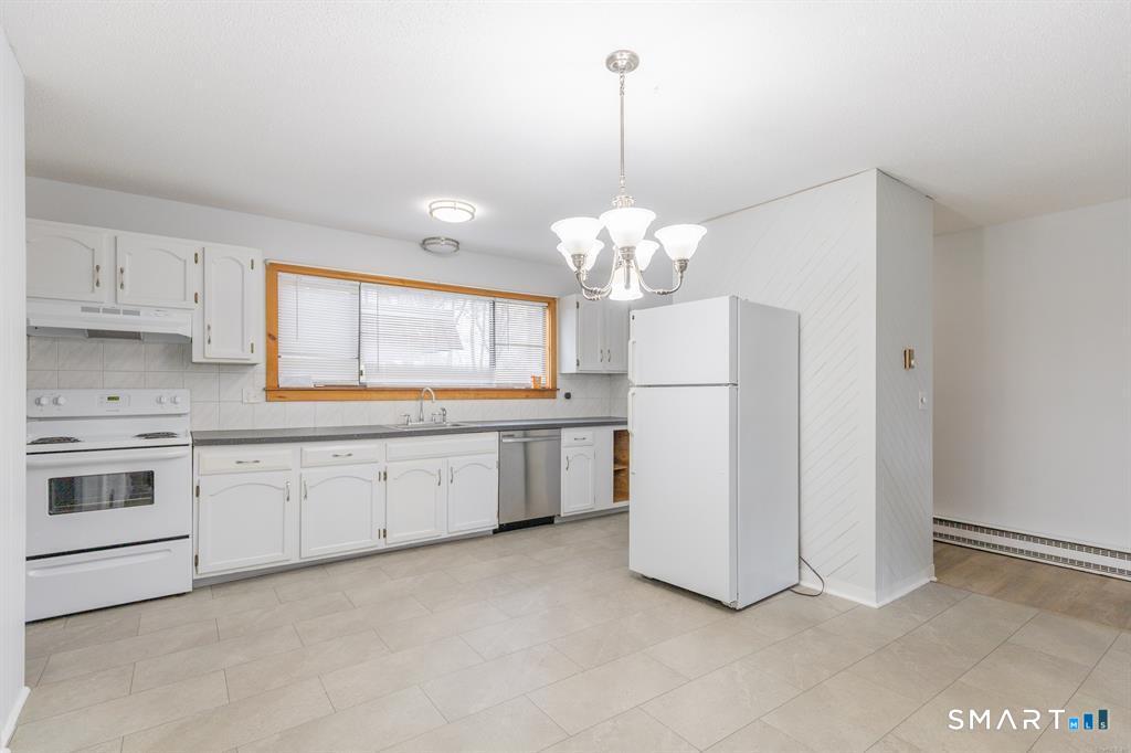 3 Pebblestone Circle Suffield CT 06078