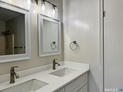 11 Hilltop Drive Simsbury CT 06089