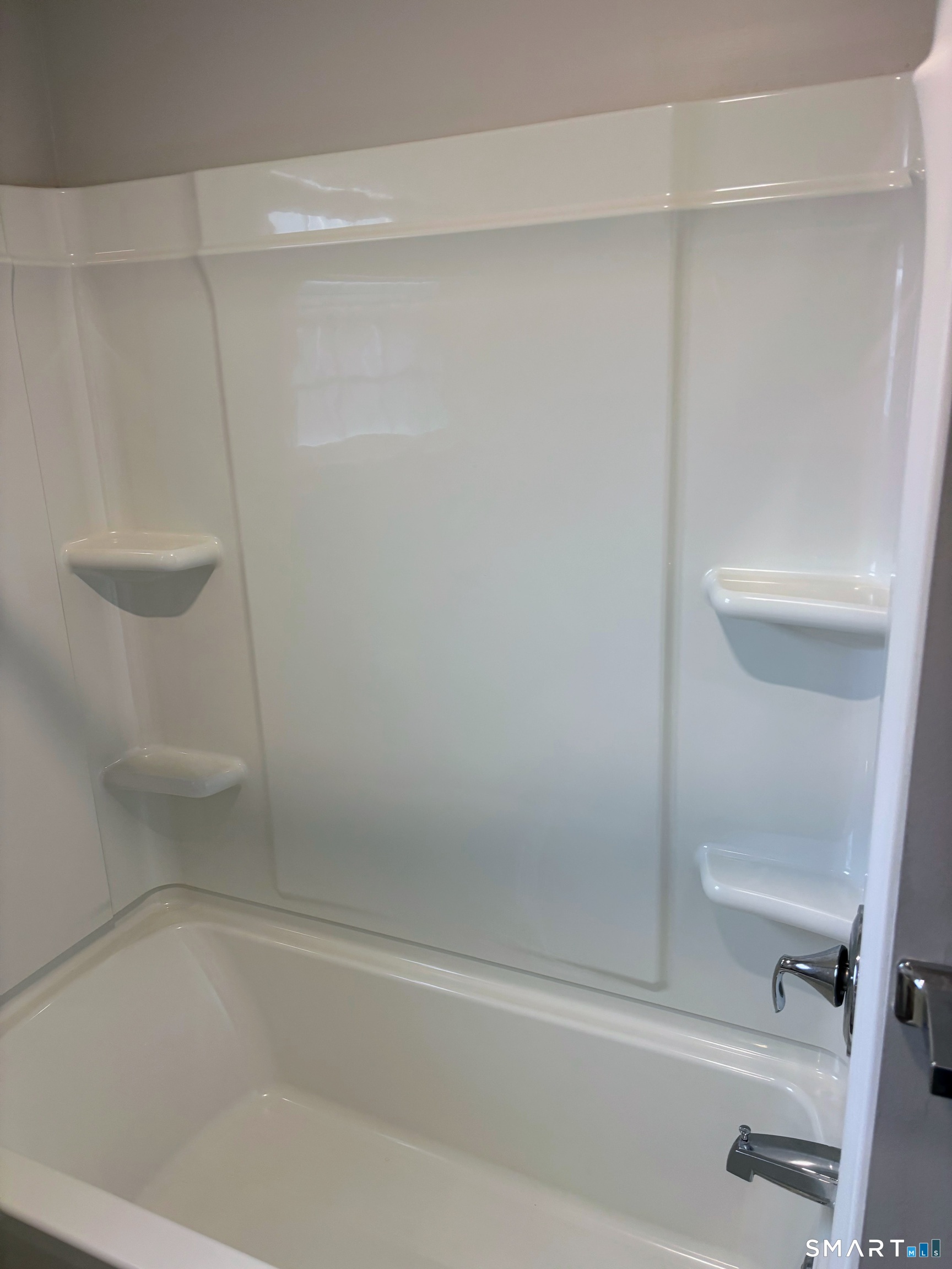 8 Canterbury Lane Clinton CT 06413