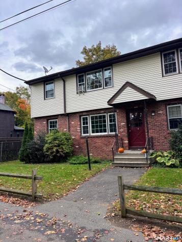 8 Canterbury Lane Clinton CT 06413