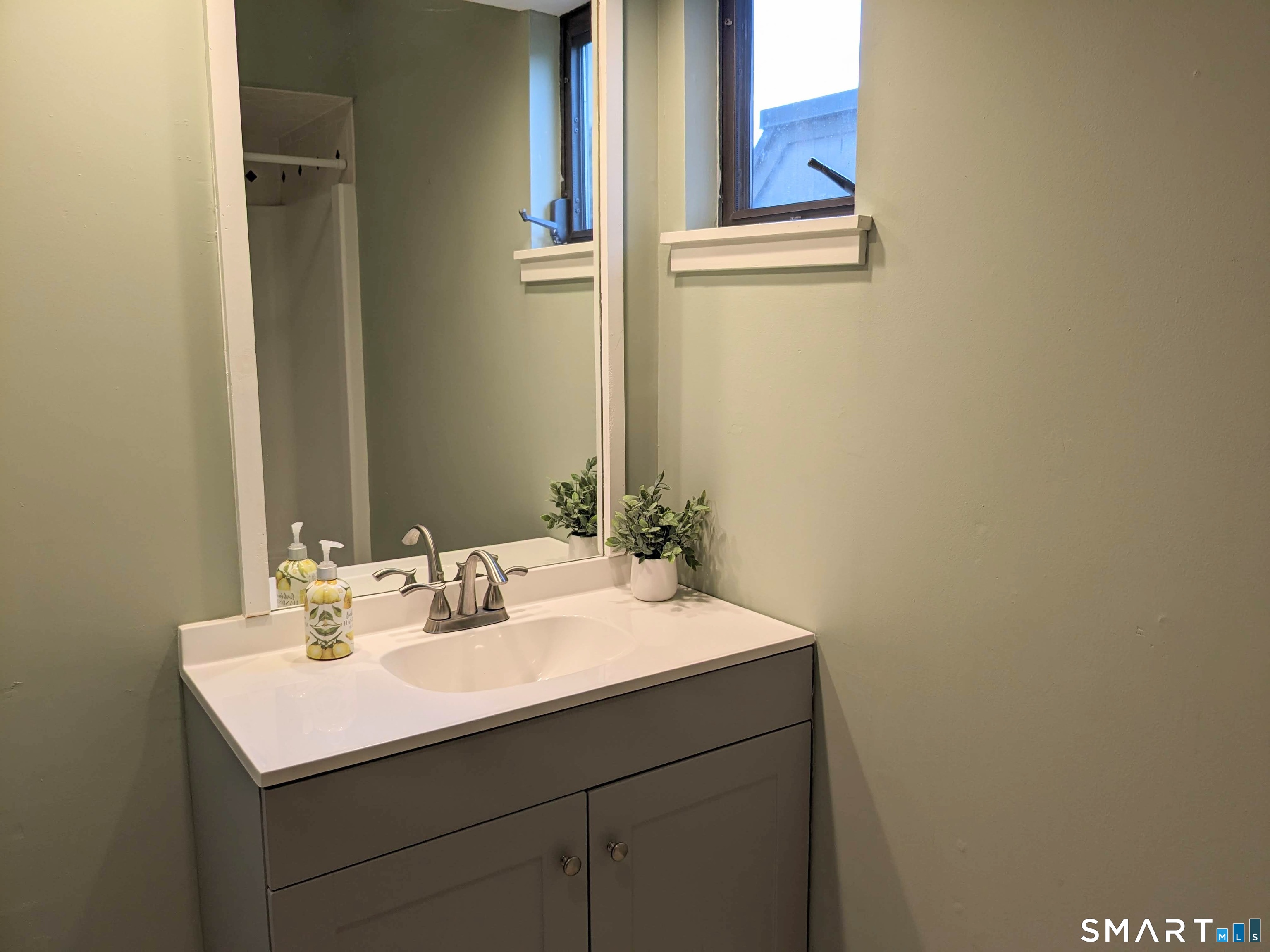 44 Great Meadow Lane Farmington CT 06032