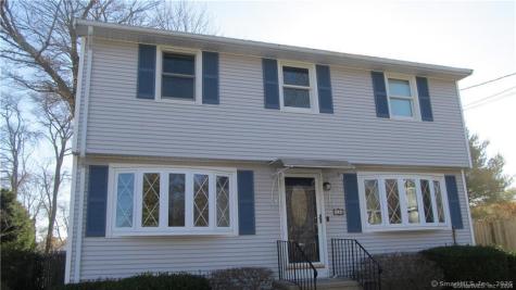 18 Brightwater Road East Lyme CT 06357