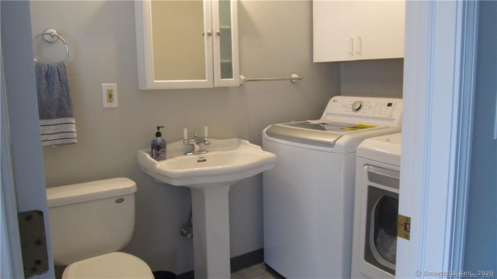 18 Brightwater Road East Lyme CT 06357
