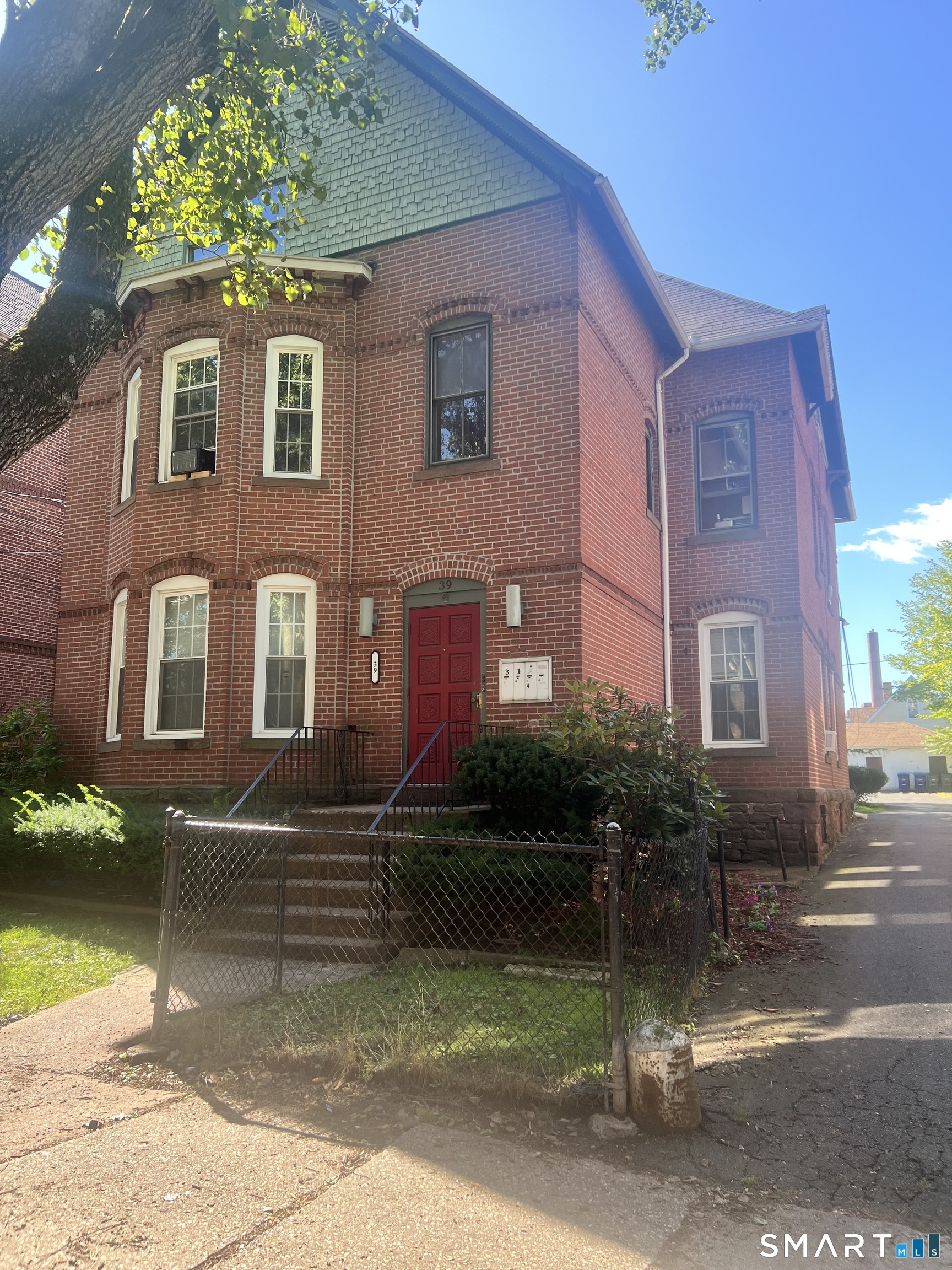 39 Hungerford Street Hartford CT 06106