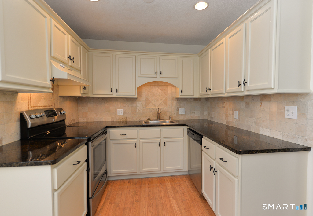 986 Heritage Village Southbury CT 06488