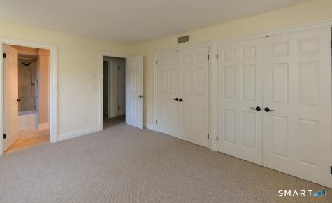 986 Heritage Village Southbury CT 06488