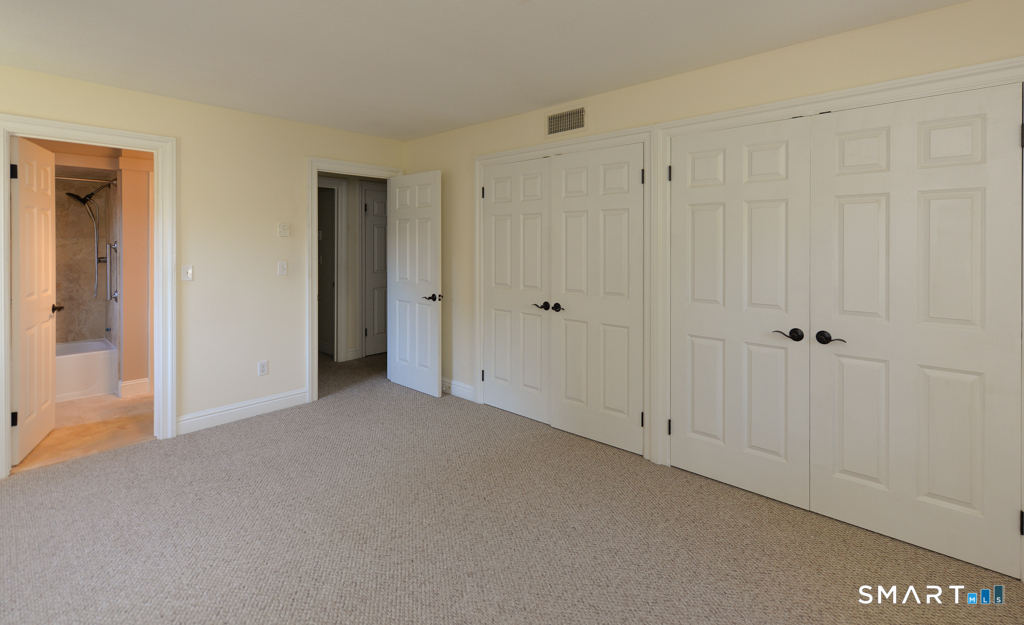986 Heritage Village Southbury CT 06488