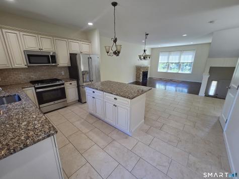 10 Oak Meadows Drive Brookfield CT 06804