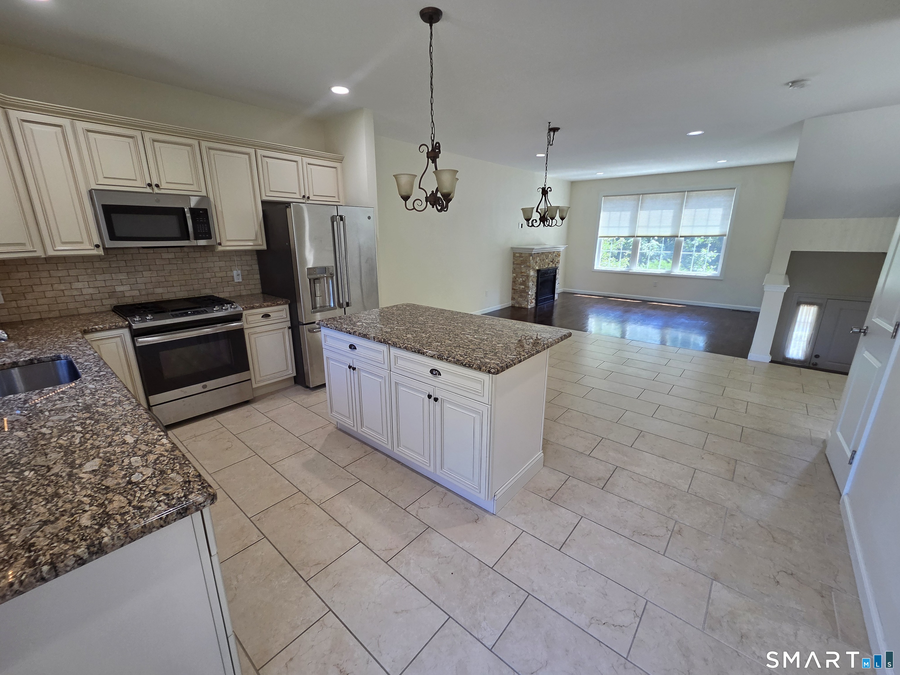 10 Oak Meadows Drive Brookfield CT 06804