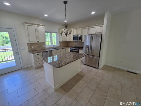 10 Oak Meadows Drive Brookfield CT 06804