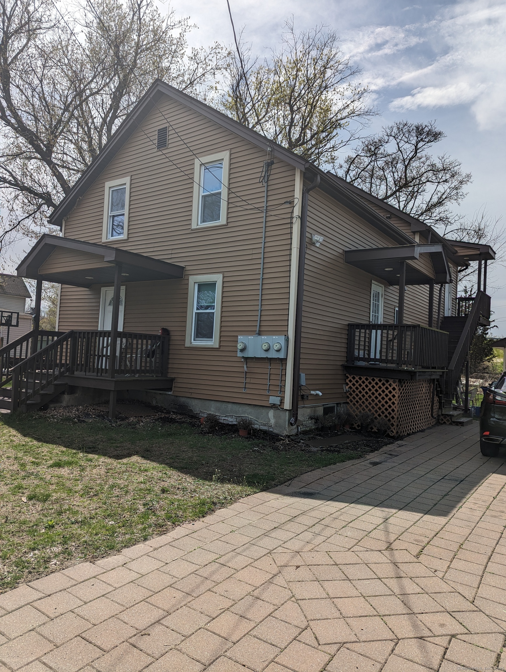 99 River Road Windsor Locks CT 06096