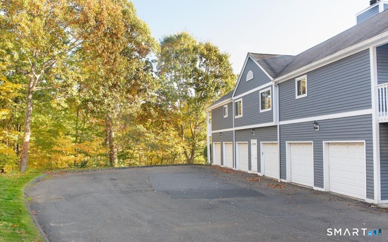 211 Windgate Circle Monroe CT 06468
