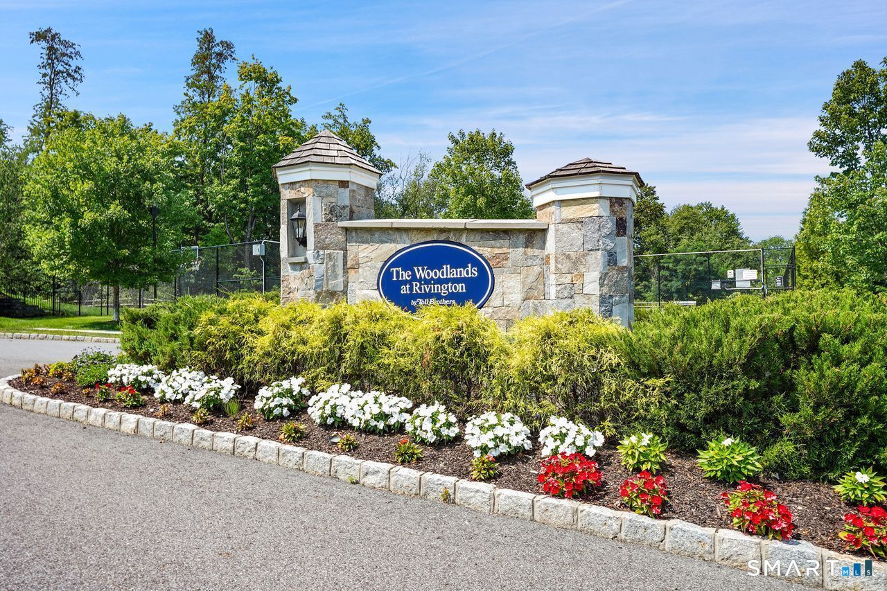 17 Brentwood Circle Danbury CT 06810