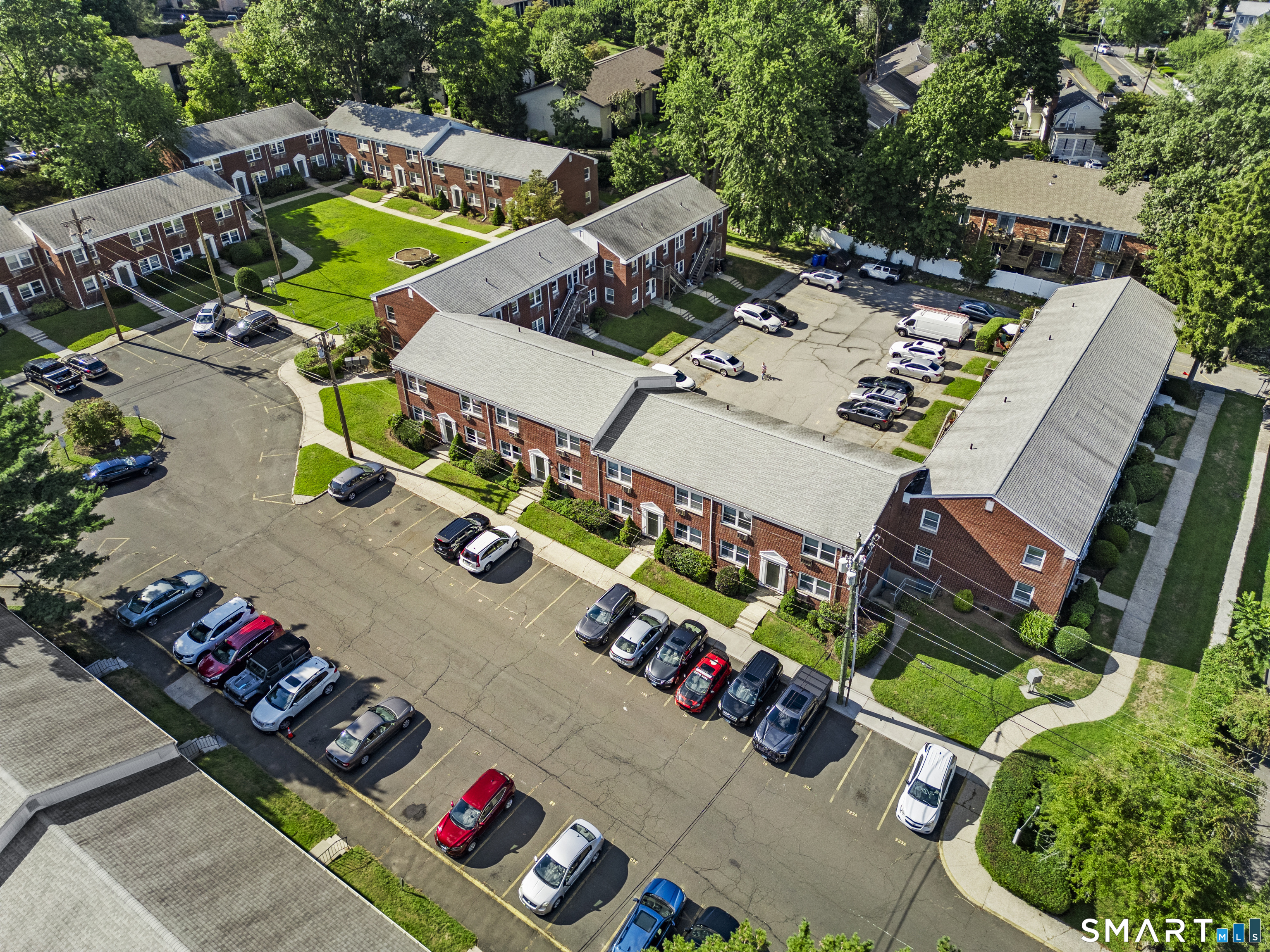 8 Hamilton Court Stamford CT 06902