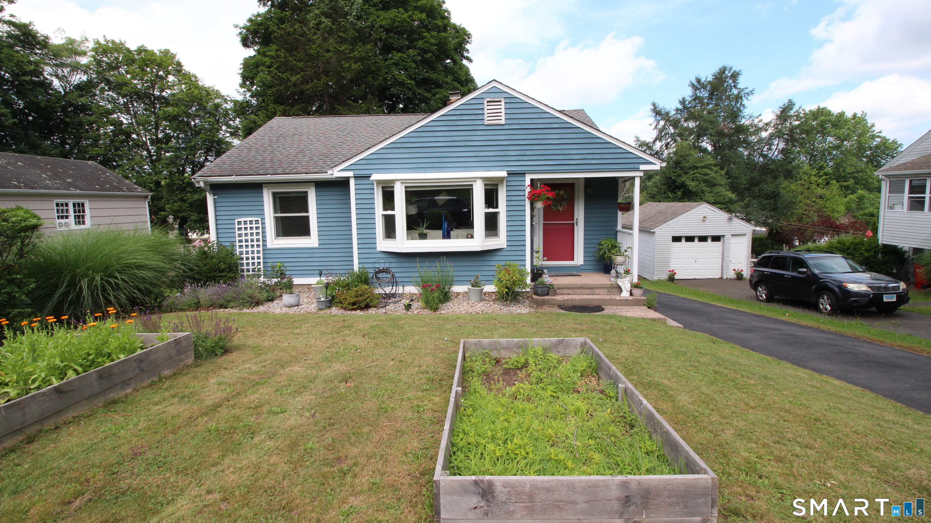 33 Ridgefield Street Meriden CT 06450