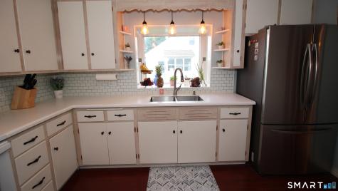 33 Ridgefield Street Meriden CT 06450
