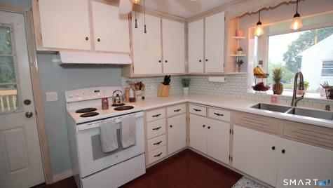 33 Ridgefield Street Meriden CT 06450