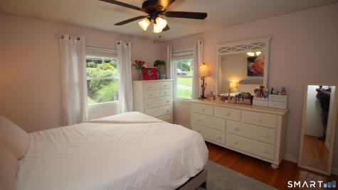 33 Ridgefield Street Meriden CT 06450