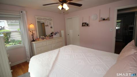 33 Ridgefield Street Meriden CT 06450