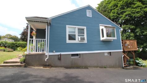 33 Ridgefield Street Meriden CT 06450