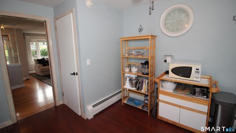 33 Ridgefield Street Meriden CT 06450