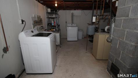33 Ridgefield Street Meriden CT 06450